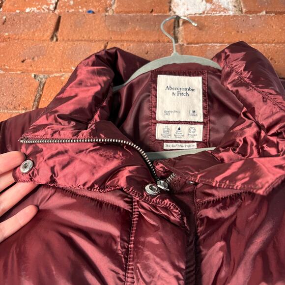 Abercrombie & Fitch A&F Satin Mini Puffer Jacket Sz M Burgundy Red Coat - Picture 4 of 13